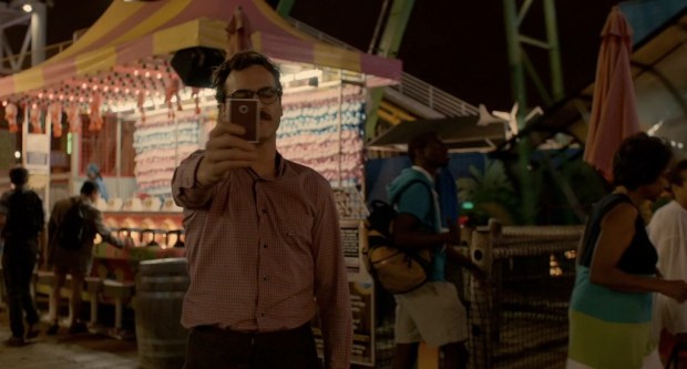 her-movie-2013-screenshot-carnival