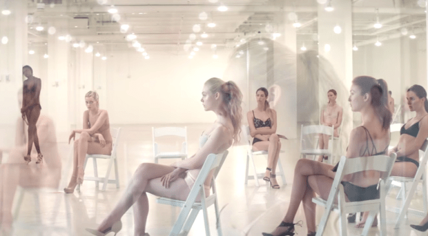 the-neon-demon-2016-elle-fanning-bella-heathcote